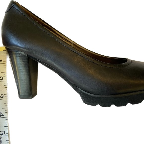Gabor Leather Comfort Heels w/ Platform Tread-All Weather Walking! - Picture 2 of 3